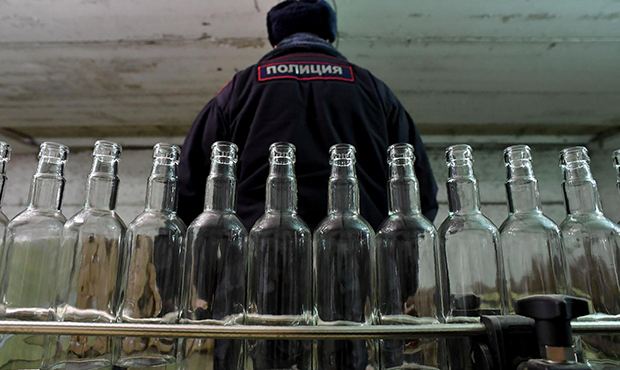 В сенате предложили лишать гражданства РФ производителей и продавцов паленого алкоголя