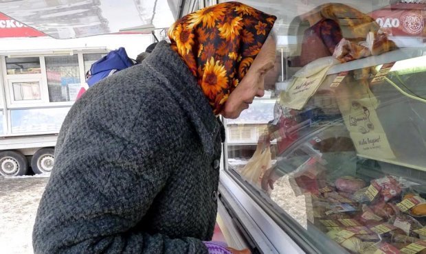 Пожилым россиянам посоветовали не доедать, чтобы не растолстеть