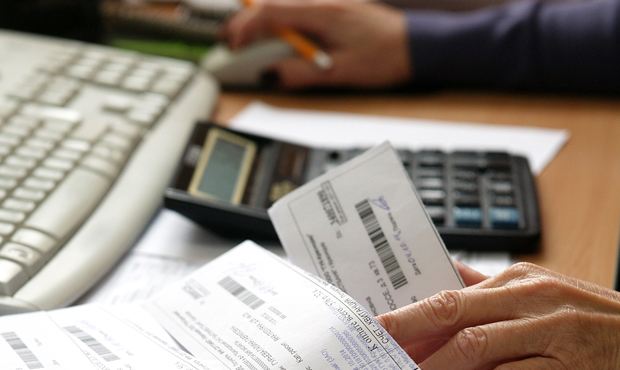 Россиянам могут начислить огромные пени за неуплату ЖКУ за весь год