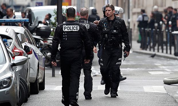 Во Франции неизвестный расстрелял троих полицейских, приехавших на вызов