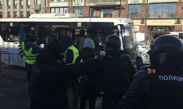 Начальник полиции Петербурга обвинил провокаторов в задержаниях журналистов на митингах