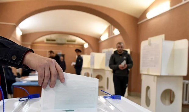 Досрочные выборы в Госдуму РФ могут перенести на 2021 год из-за президентской кампании в США