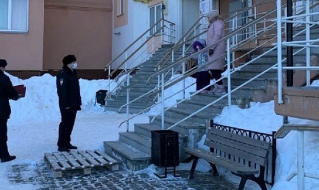 В Салехарде у восьми сотрудников полиции выявили коронавирус