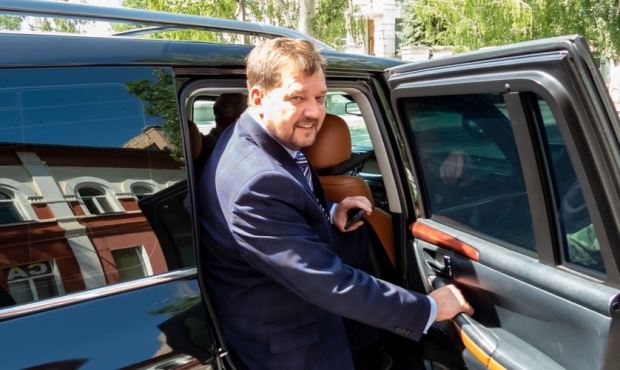 Двое назначенных Россией чиновников покинули южные области Украины