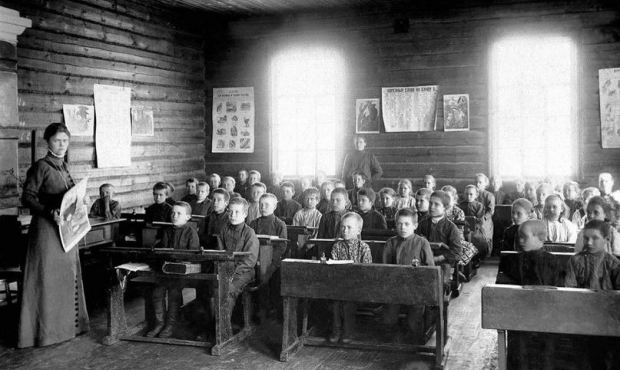 Спикер Госдумы Вячеслав Володин призвал строить систему образования по образцам царской России
