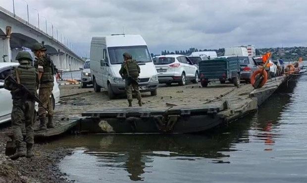 В Херсонской области остановлено движение гражданского транспорта через Днепр