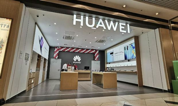 Российские магазины Huawei начали закрываться из-за дефицита товаров