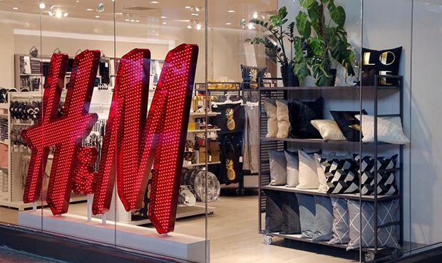Юрист подал в суд на H&M из-за дискриминации российских покупателей