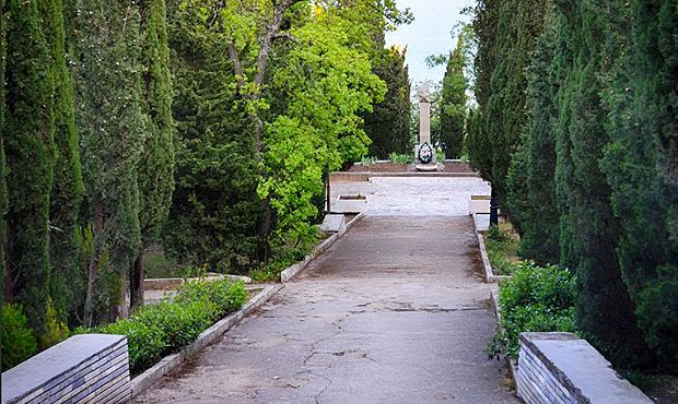 В Алупке на месте захоронения солдат решили построить многоквартирный дом