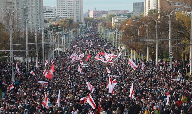 В Белоруссии журналистов, работающих на протестных митингах, приравняют к участникам таких акций