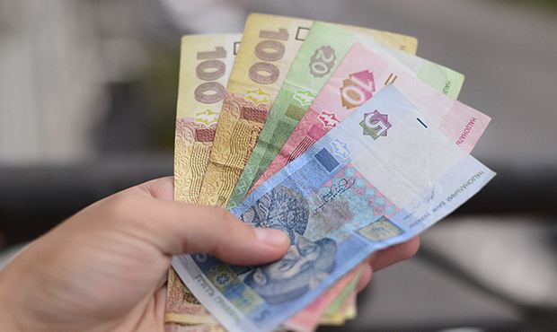 На Украине средняя номинальная зарплата выросла до рекордного уровня