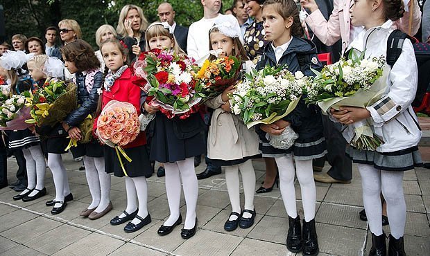 Российский священник призвал готовить девочек к материнству, а не к школе