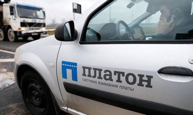 Правительство на полгода отменит плату для грузовиков по системе «Платон»