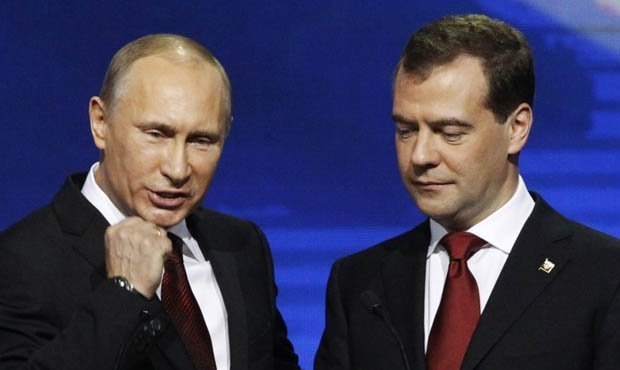 Владимир Путин и Дмитрий Медведев не сошлись во мнениях о реформе политической системы