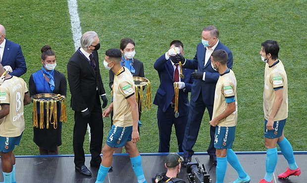 Болельщики «Зенита» освистали губернатора Беглова во время церемонии награждения клуба