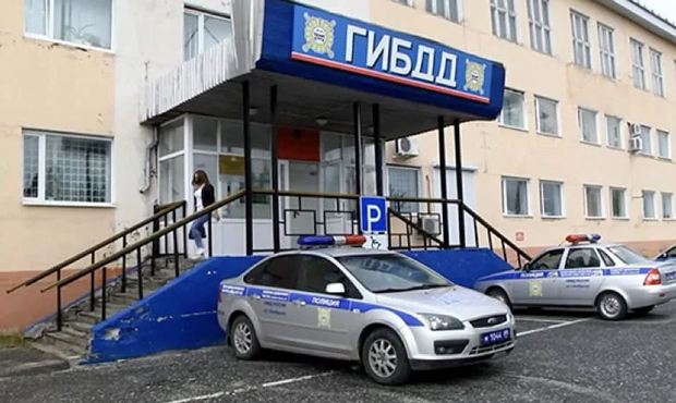 Московские отделы ГИБДД приостановят выдачу прав и регистрацию автомобилей