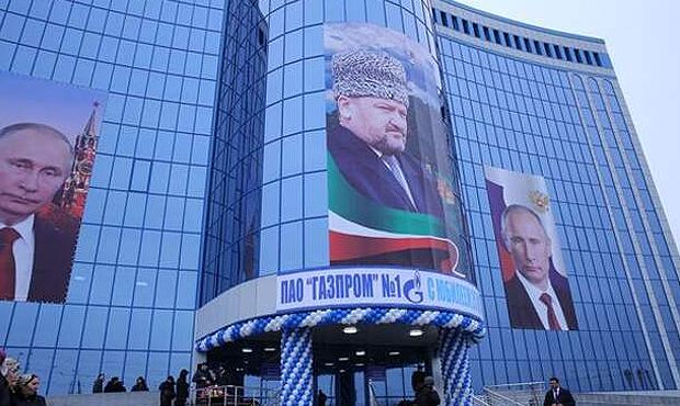 «Газпром Межрегионгаз Грозный» трижды размещал заказ на поставку внедорожника. И каждый раз цена увеличивалась