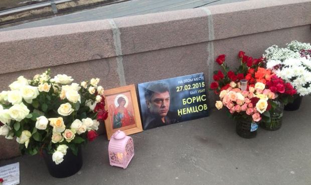 Активисты SERB разрушили мемориал на месте убийства Бориса Немцова