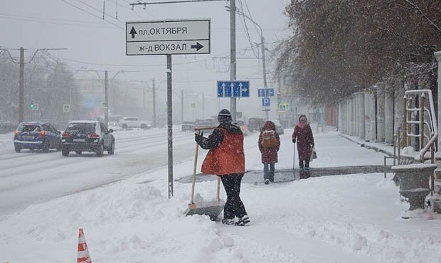 Мэрия Барнаула попросила у горожан помощи в уборке снега