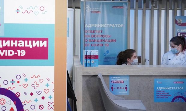 На Сахалине учителя пожаловались на принуждение к вакцинации от коронавируса
