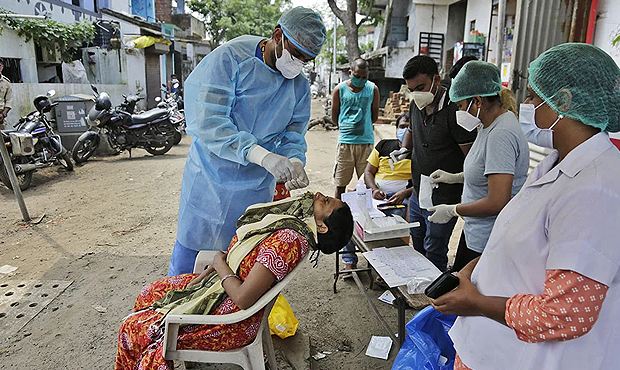 Жители Индии на фоне пандемии начали поклоняться богине коронавируса