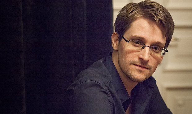 Российские власти предоставили экс-сотруднику ЦРУ Эдварду Сноудену пожизненный вид на жительство