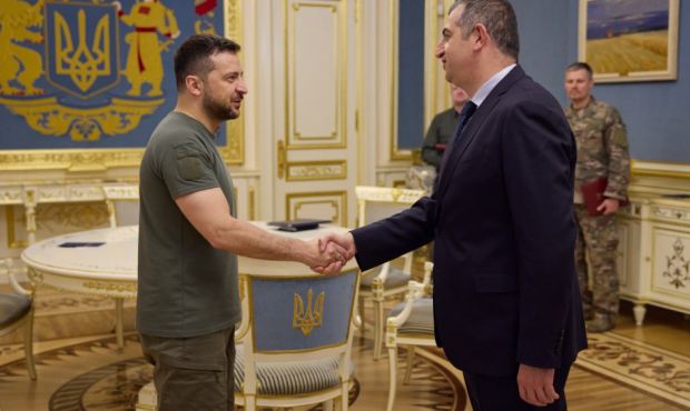Президент Украины наградил орденом производителя «Байрактаров»