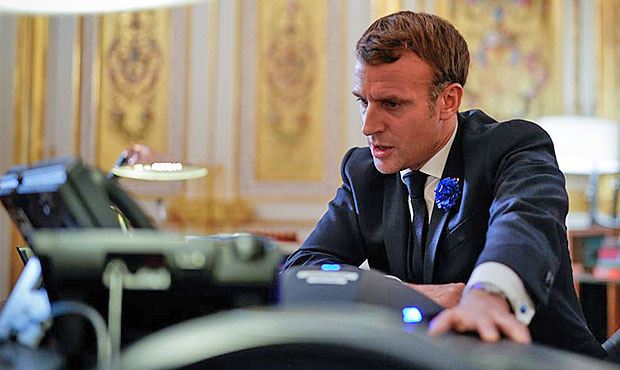 Президент Франции призвал Путина остановить боевые действия на Украине
