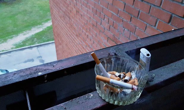 Житель Ставрополья станет первым оштрафованным за курение на балконе