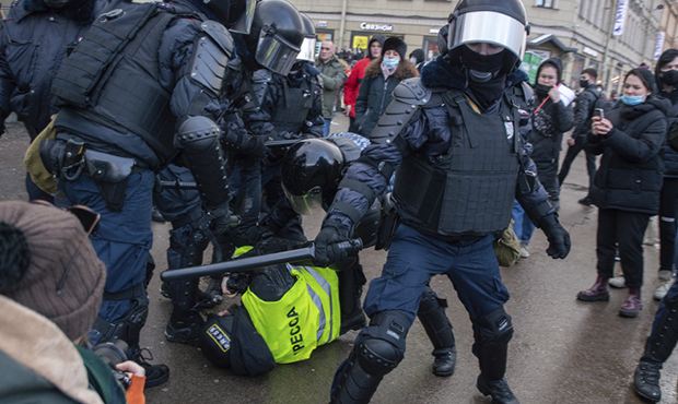 На протестных акциях в поддержку Алексея Навального задержали 195 журналистов