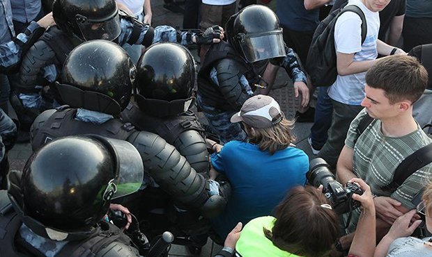 В МВД опровергли информацию о воспрепятствовании работе журналистов на протестных митингах
