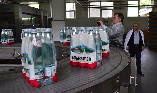 Заводы «Боржоми» приостановили производство минеральной воды из-за санкций против Михаила Фридмана