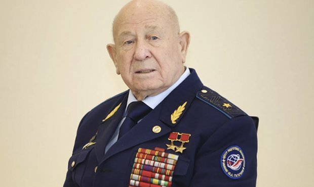 Первый вышедший в открытый космос космонавт Алексей Леонов скончался в возрасте 85 лет