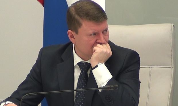 В Красноярске депутаты повысили зарплату мэру, потому что 250 тысяч рублей - «смешные деньги»