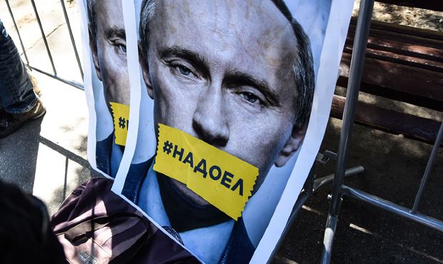 Число россиян, выступающих за смену президента, достигло максимума с 2014 года