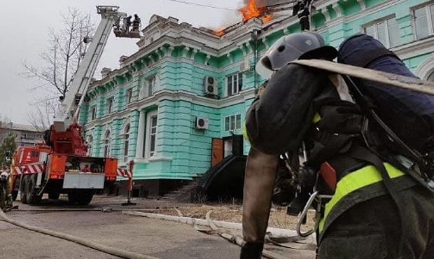 В Благовещенске кардиохирурги прооперировали пациента в горящем здании