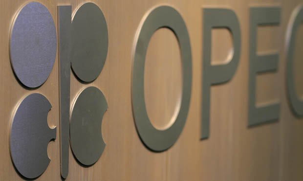 Саудовская Аравия созывает экстренную встречу в рамках ОПЕК+ для спасения цен на нефть