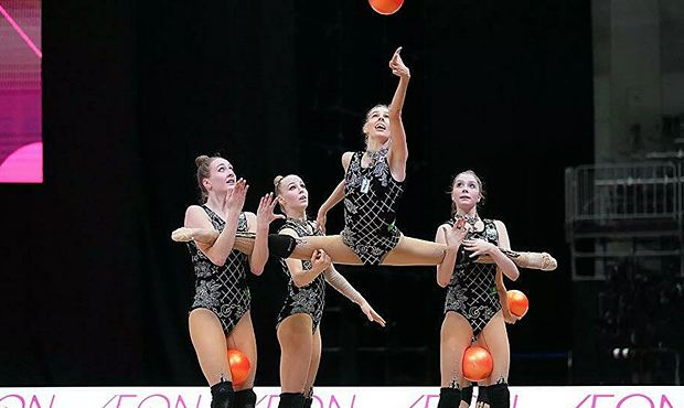 Сборная России по художественной гимнастике завоевала золото в многоборье на ЧМ в Японии