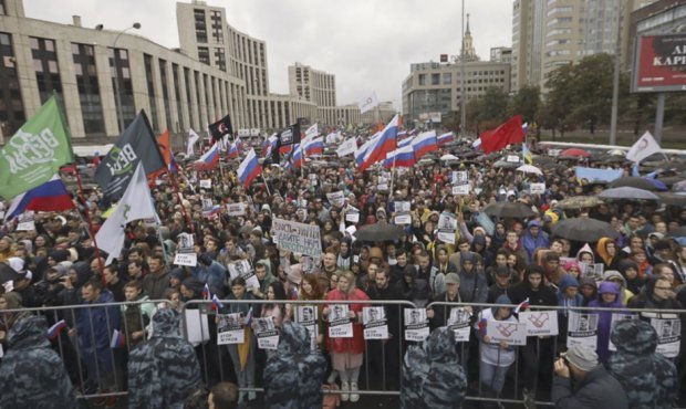 В Москве после согласованного протестного митинга силовики задержали 256 человек
