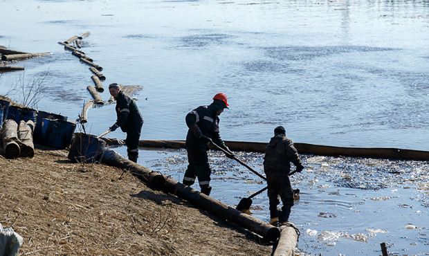 В Коми возбудили уголовное дело по факту разлива нефти в результате аварии на трубопроводе «Лукойла»