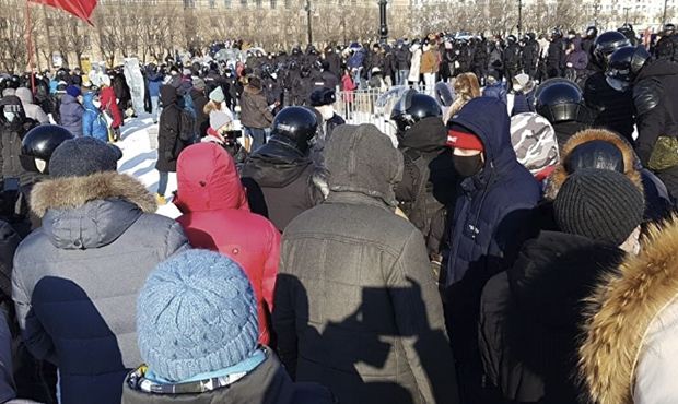 Жители регионов Дальнего Востока вышли на митинги в поддержку Алексея Навального 