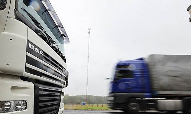 Страны Евросоюза перестали пропускать грузовики из России и Беларуси