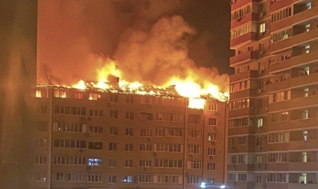 В Краснодаре из-за свадебного салюта загорелся многоквартирный жилой дом