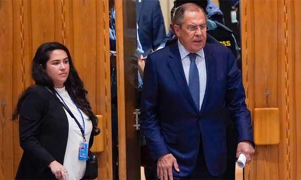 Lavrov smet från FN-möte – Kuleba: «Flyr lika snabbt som sina soldater»
