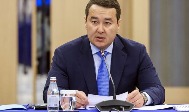 Премьер Казахстана поручил содействовать регистрации въезжающих в страну россиян