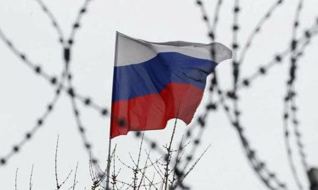 Посольства десяти стран рекомендовали своим гражданам покинуть Россию