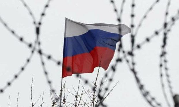Посольства десяти стран рекомендовали своим гражданам покинуть Россию