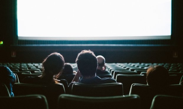 Минкультуры предложило отдавать приоритет российским фильмам в кинотеатрах во время праздников  