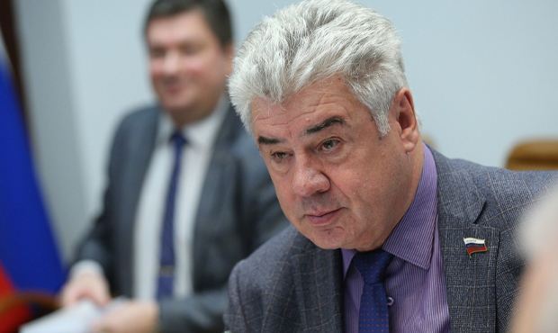 Сенатор Бондарев: вручать повестки нужно под расписку - электронных способов не существует