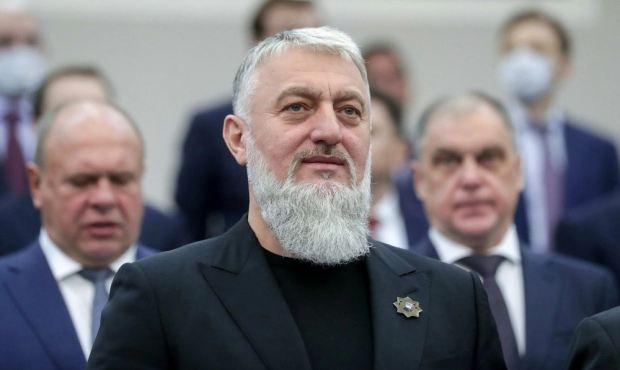 Российских депутатов и губернаторов развели на деньги от имени брата Кадырова